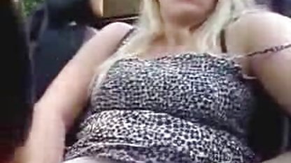 Bruneta suge de la o persoană și este futut de sex acasa amatori cancer