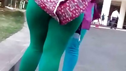 Elevul mai amatoare goale flexibil face sex cu un profesor matur