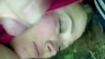 Puiul gol se duce la romance amatoare plajă