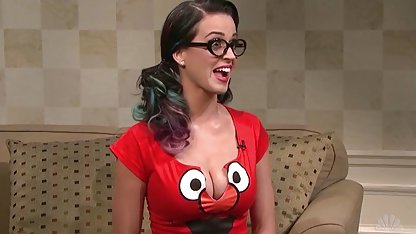 Ciuperci brunete busty cu un bărbat emoționat masturbare amatori