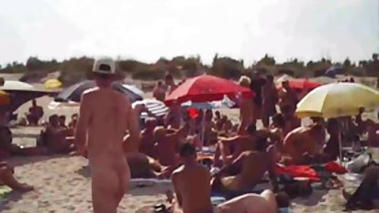 Frumusețea în vârstă de 18 ani a casting amatori intrat în lumea orgasmului pe un membru al unui tip