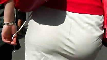 Handjob la amatoare xxx dus si se joaca cu un dildo