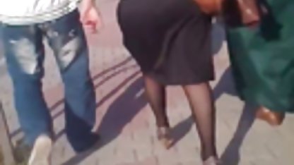 Jessica este fierbinte în camera de zi cu un video xxx amatori bărbat