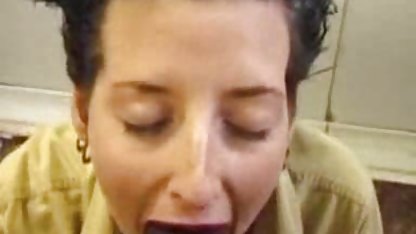 Tânără latina suge o pula sex xxx amatori mare puternică