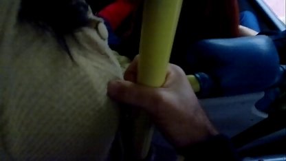 Încântătoare Martina cu spire de ochelari în mijlocul străzii xxx romance amatoare
