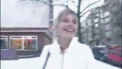 Puiul chel al tinerei blondine l-a adus filme adulti amatori pe om la păcat