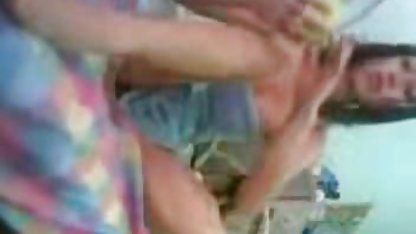 Alena a deschis vaginul în fața sex intre amatori camerei fotografului