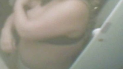 Nimfa filme sex amatori frumoasă iubește sexul anal cu o parteneră