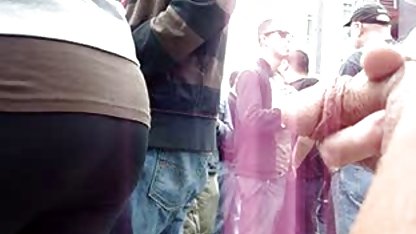 Omul negru a suflat copilul amatori xxx Lucy în găurile ei albe