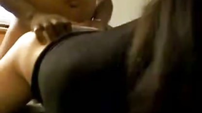 Aurora roșcată a lăsat picioarele să se lingă amatori sex anal