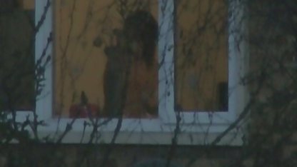 Prietenul o înnebunește pe prietena roșcată în păsărică și în anus masturbare amatori