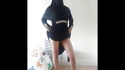 Dildo clipuri amatori mare roz, precum ceasornicul intră în pizda elastică a unui pui frumos