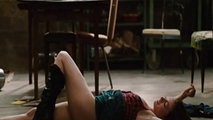 Blondele și brunetele suculente se ling pe celălalt păsărică filme amatori