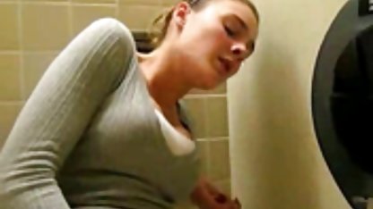 În culise de la filmări cu sex amatori Britney busty cu șezând facial