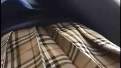Jessica geme dintr-un mare dildo amatori anal într-o păsărică strânsă