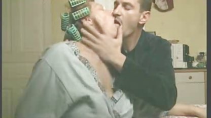 Cuplul sălbatic, excitat și nu a putut rezista futut în video sex amatori curte